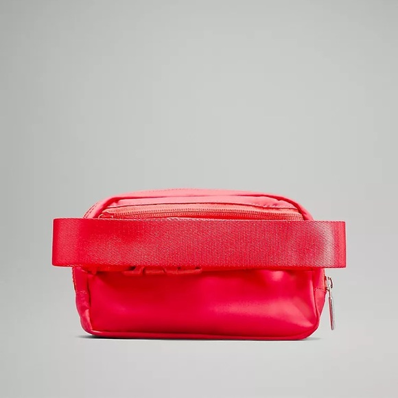 Lululemon Everywhere Belt Bag - Pale Raspberry - Picture 5 of 8